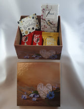Lade das Bild in den Galerie-Viewer, Die Israelische Happy-Birthday-Box M
